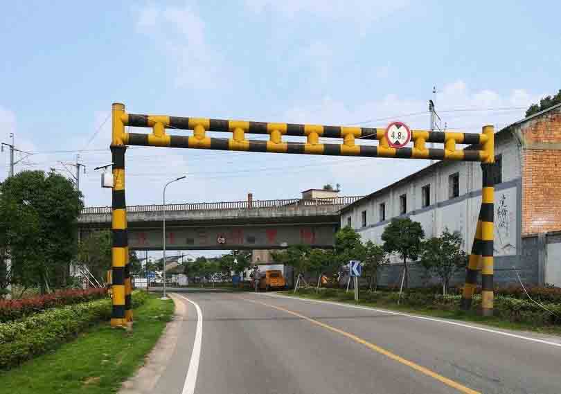 咸阳铁路限高架